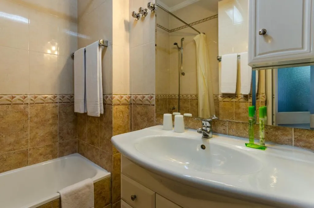 TWIN STANDARD Room, Flamingo, Lisbon