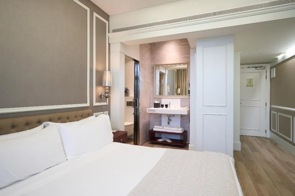 DOUBLE SINGLE USE STANDARD Room, Catalonia Passeig de Gracia, Barcelona