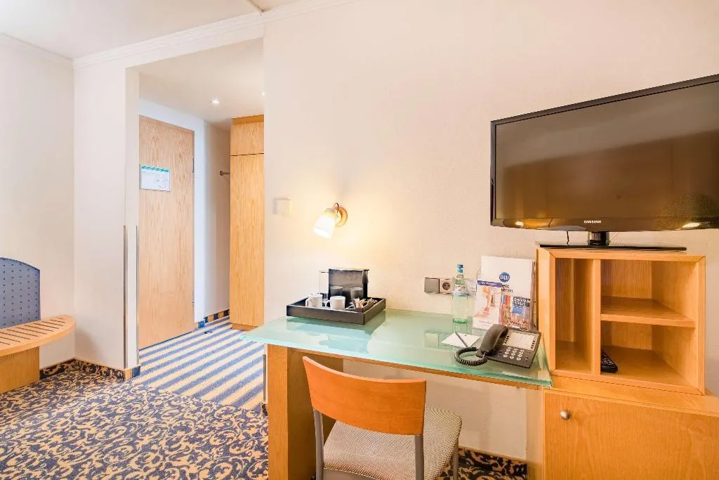 TRIPLE WITH DOUBLE BED Room, Best Western Hotel Kantstrasse Berlin, Berlin