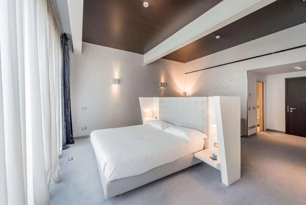 JUNIOR SUITE EXECUTIVE KING BED Room, Devero Hotel & Spa, BW Signature Collection, Milan
