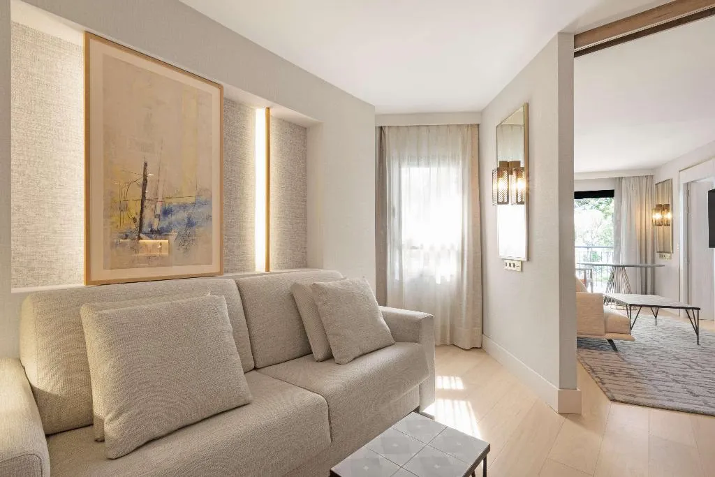 SUITE KING SIZE BED Room, Hilton Mallorca Galatzo, Majorca