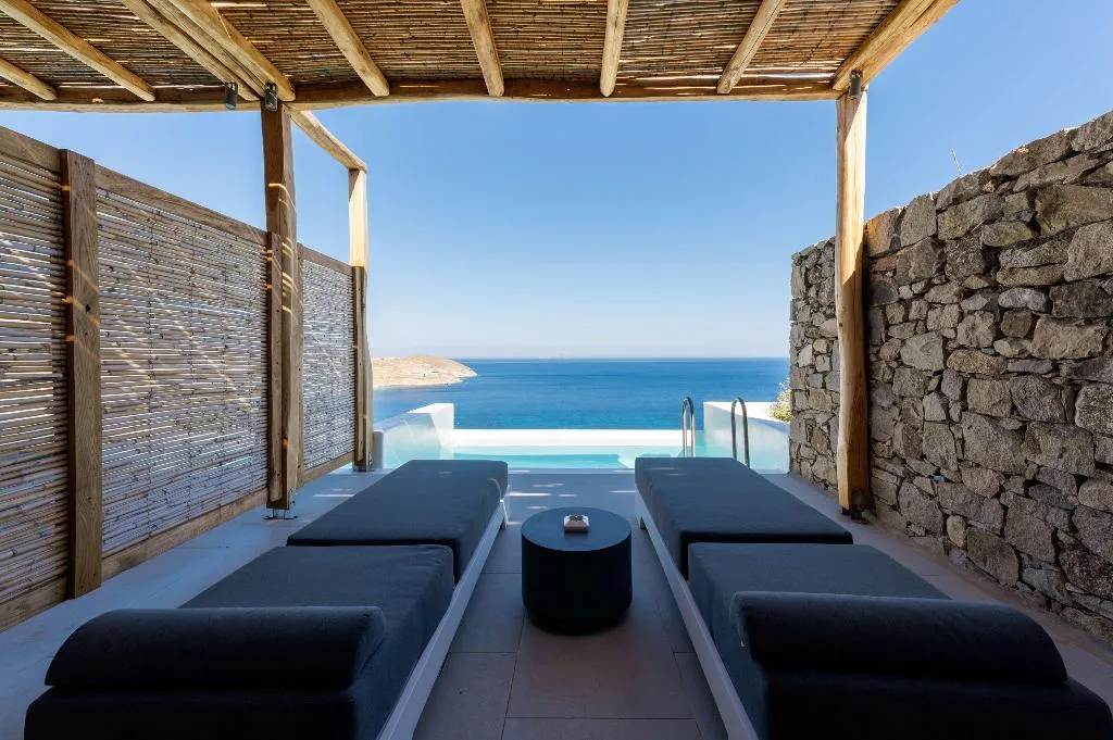 SUITE DELUXE WITH PRIVATE POOL Room, Radisson Blu Euphoria Resort, Mykonos
