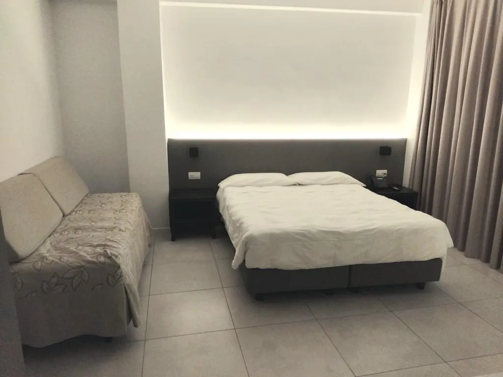 TRIPLE PREMIUM Room, Venice Terminal Apartments & Suites, Venice
