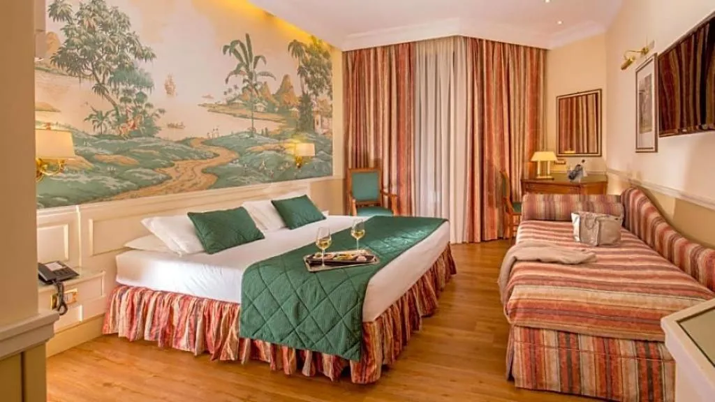 TRIPLE DELUXE Room, Donna Laura Palace, Rome