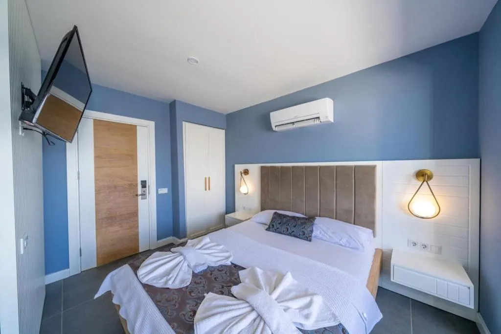 Room, Un Amor Hotel, Dalaman