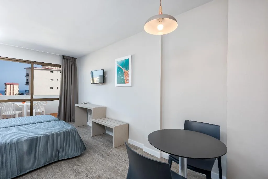 STUDIO CAPACITY 3 Room, Aparthotel Veramar, Costa Del Sol