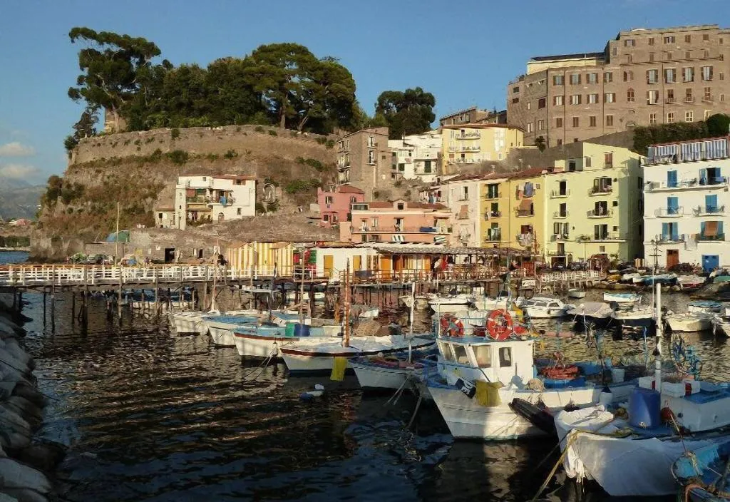 General view, Dania, Naples