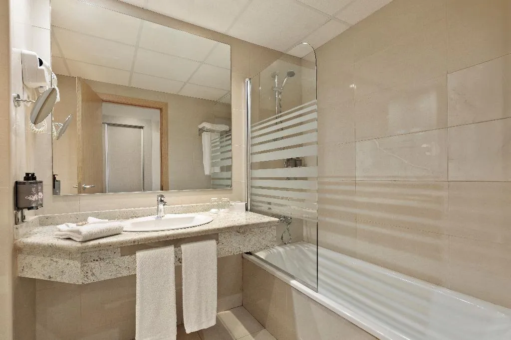 Double or Twin CAPACITY 3 Room, Best Cap Salou, Costa Dorada