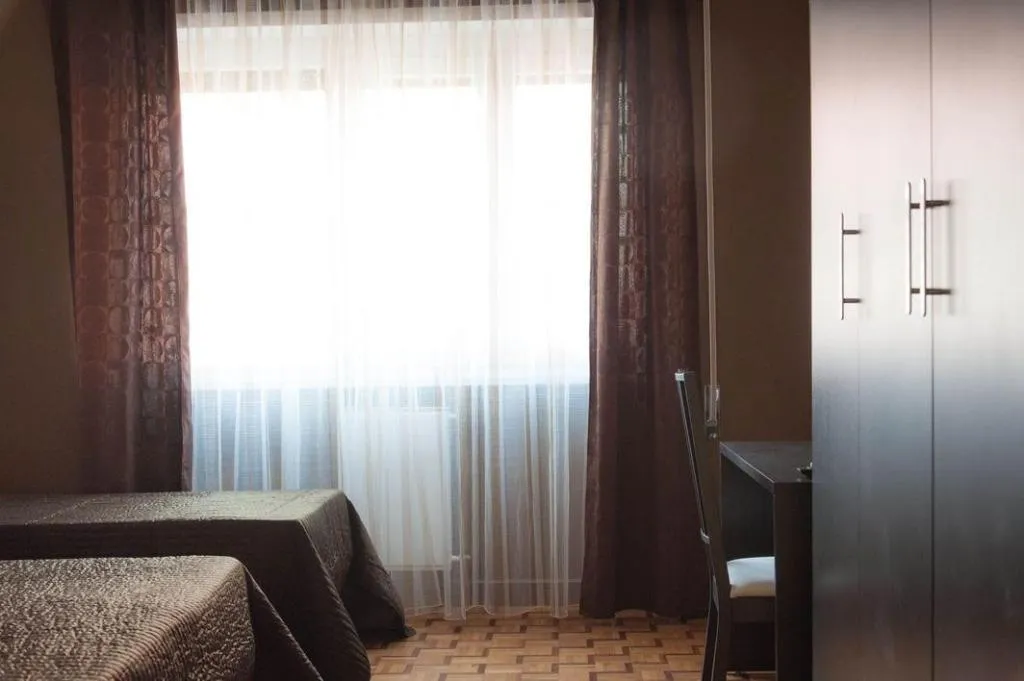 Room, Parco Delle Valli Bedrooms, Rome