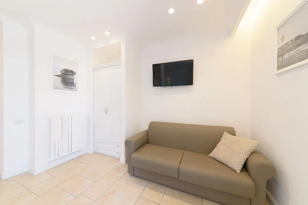FAMILY ROOM CAPACITY 5 Room, Villa Fortuna Holiday Resort, Naples