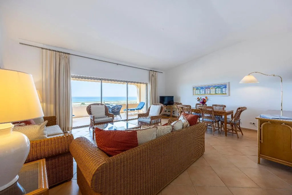 APARTMENT PENTHOUSE Room, Vila Palmeira, Algarve