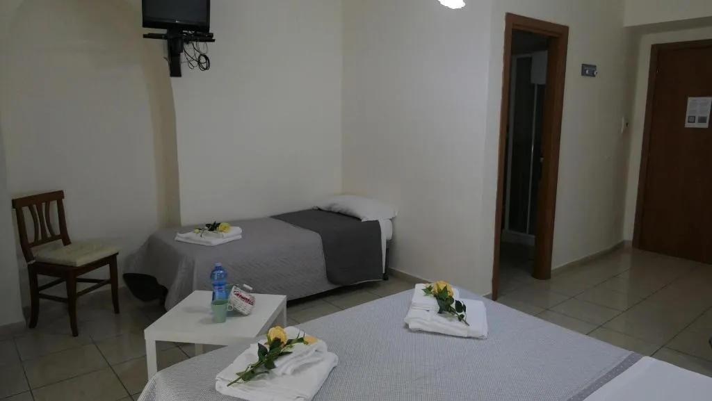 Room, B&B Dimora Cirillo, Naples