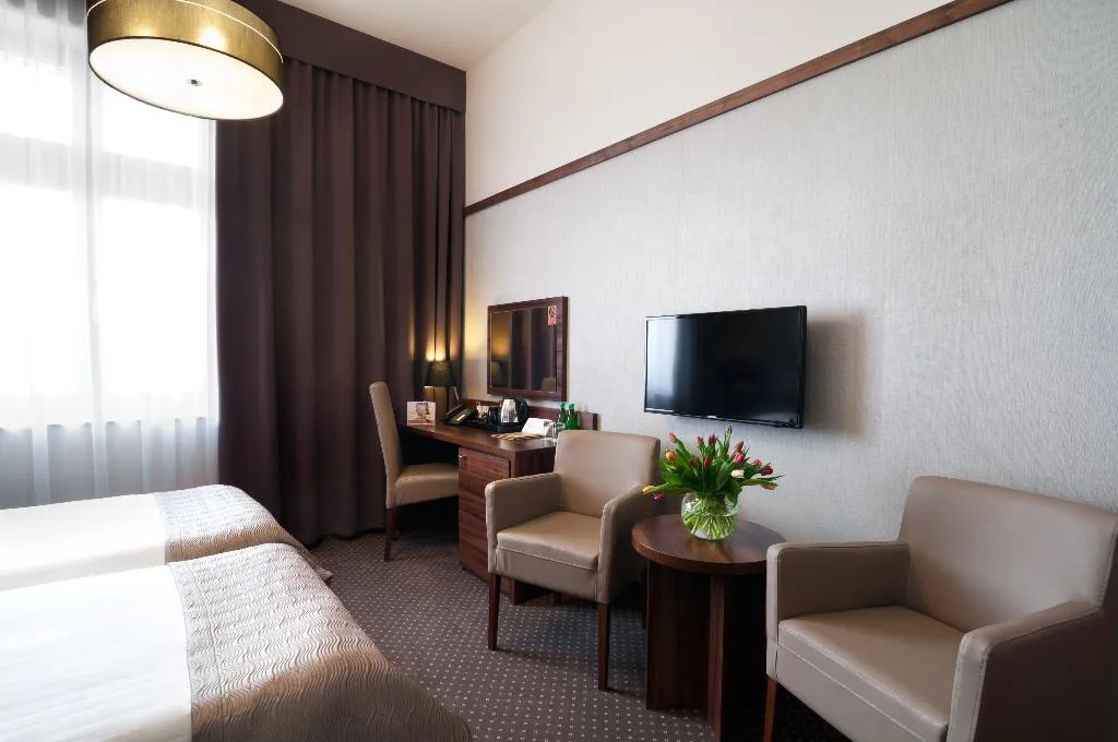 TWIN STANDARD Room, Golden Tulip Krakow City Center, Krakow