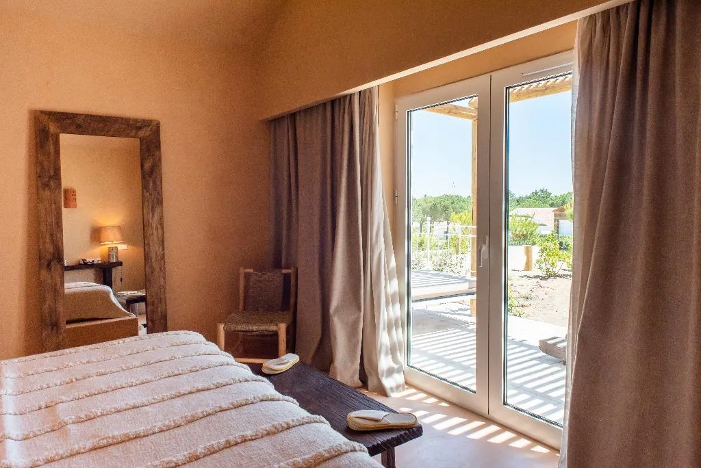 DOUBLE SUPERIOR POOL VIEW Room, Independente Comporta, Algarve