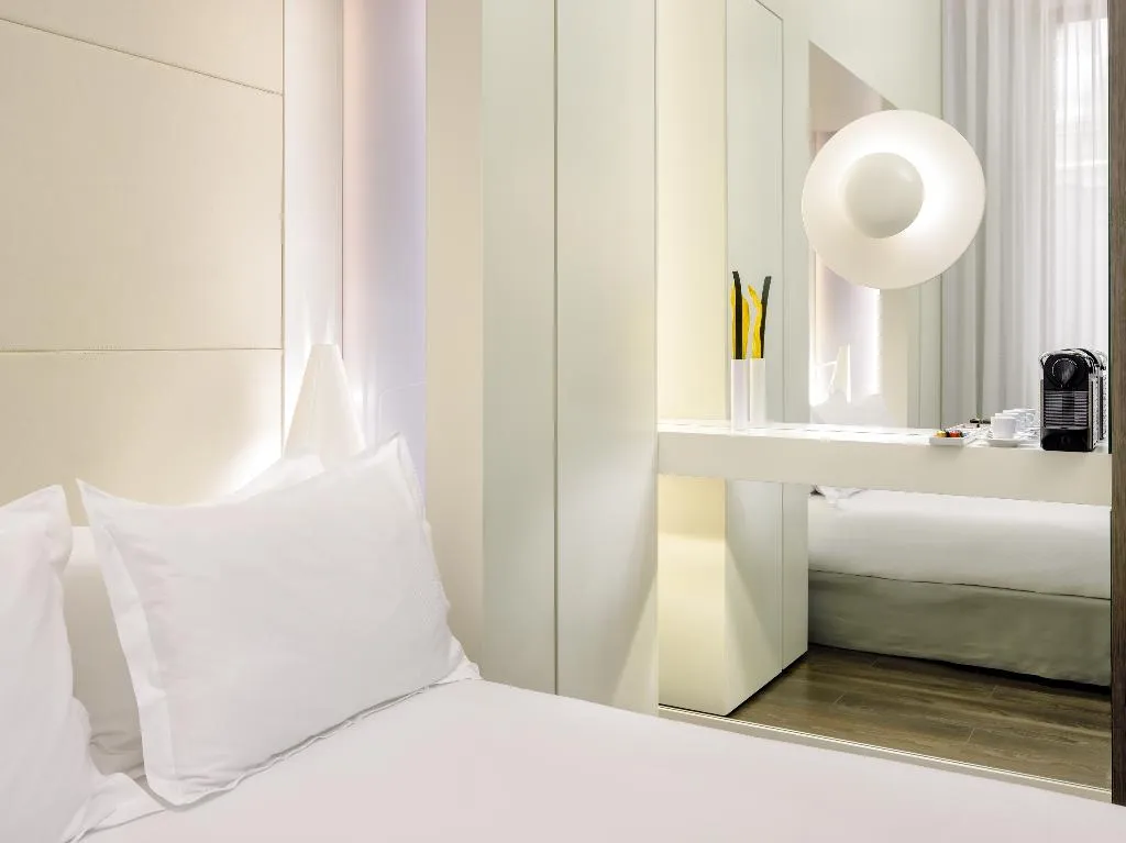 DOUBLE BASIC Room, H10 Urquinaona Plaza, Barcelona