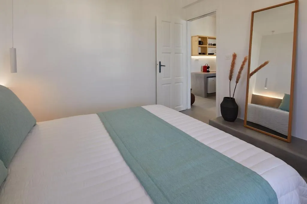 Room, Symmetry Suites, Santorini