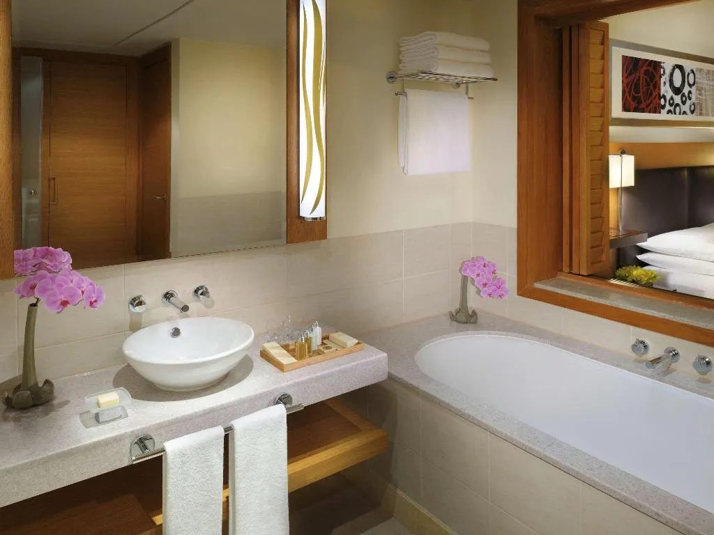 TWIN SUPERIOR Room, Movenpick Hotel Jumeirah Beach, Dubai
