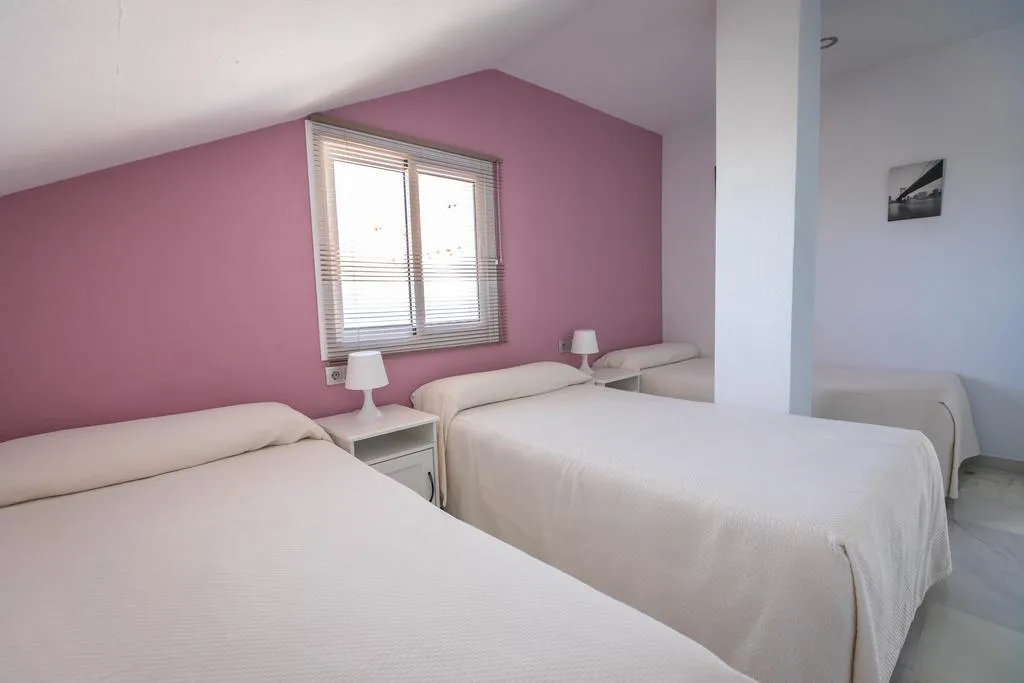APARTMENT CAPACITY 8 THREE BEDROOMS Room, Las Rosas de Capistrano, Costa Del Sol