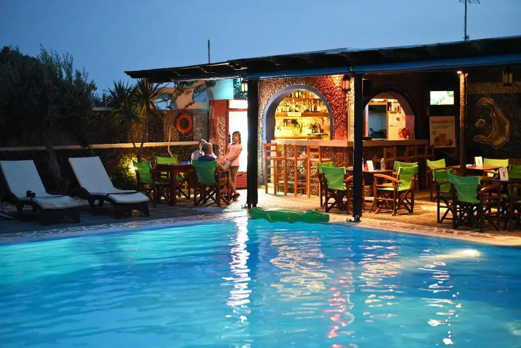 Bar, Holiday Beach Resort, Santorini