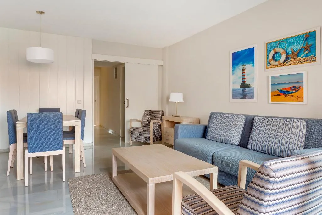 APARTMENT CAPACITY 6 TWO BEDROOMS Room, Los Amigos Beach Club, Costa Del Sol