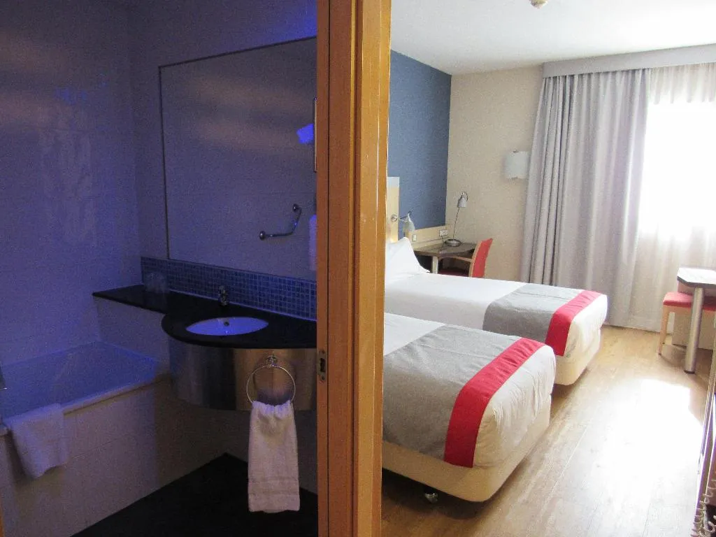 TWIN STANDARD Room, Holiday Inn Express Madrid - Getafe, Madrid