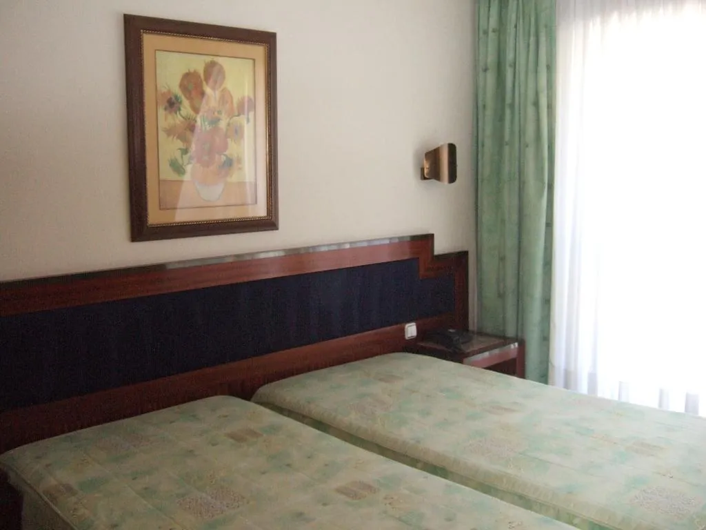 Double or Twin ECONOMY Room, Imperial, Porto