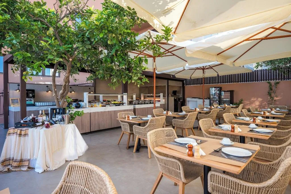 Sports and Entertainment, Hotel Pyriã¡, Crete