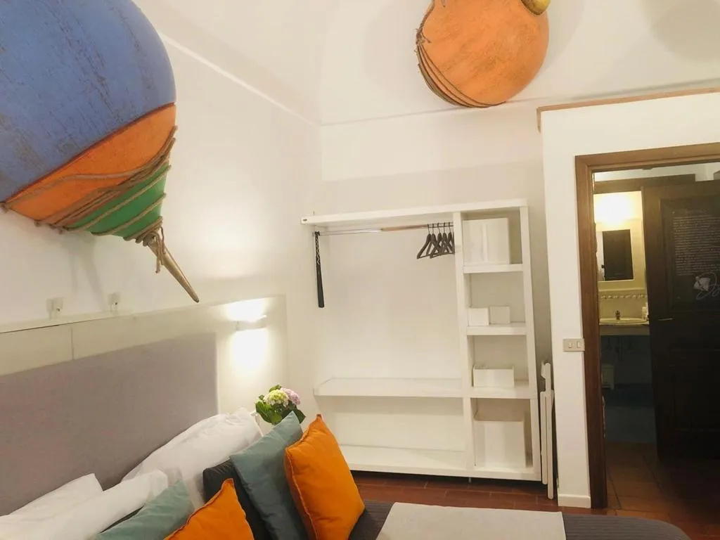 Room, Antichi Colori, Palermo