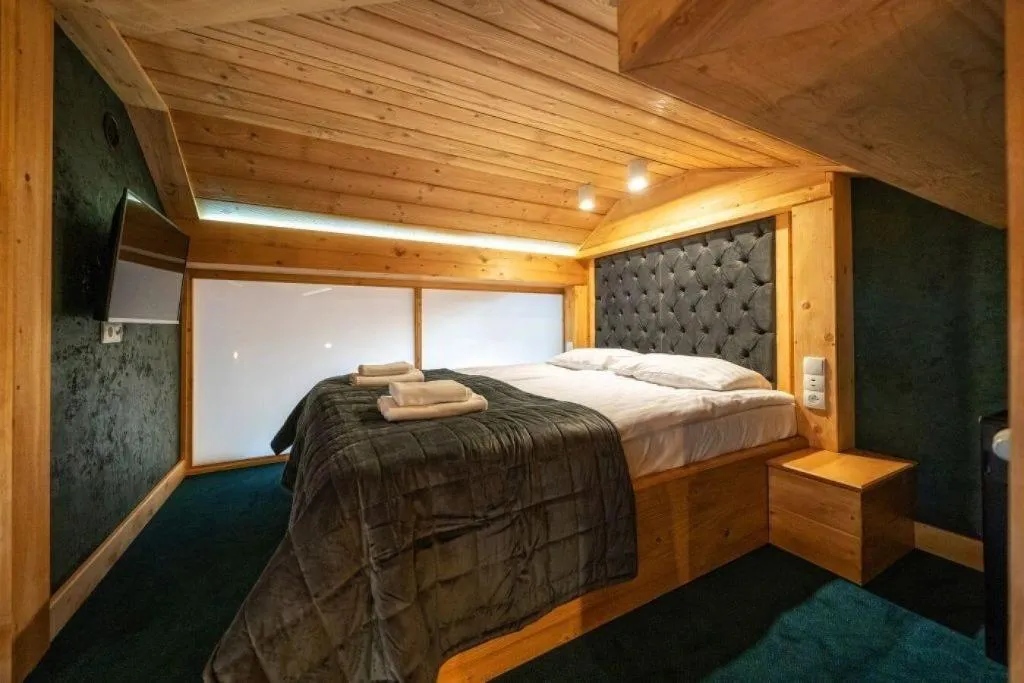 Room, ApartHotel Giewont, Krakow