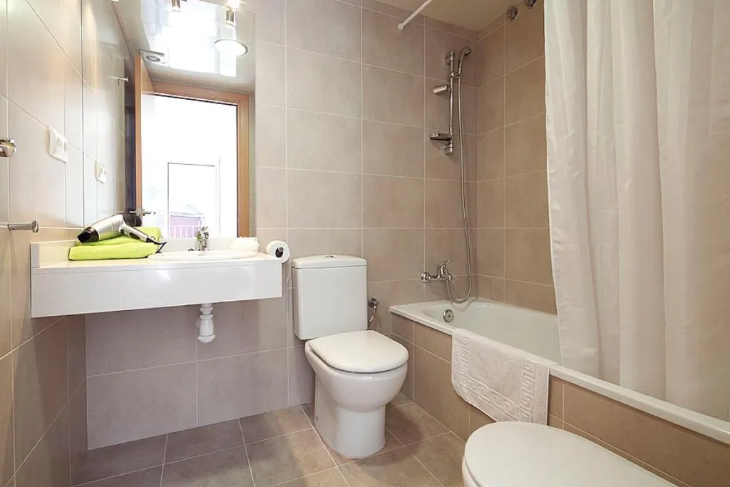 APARTMENT ONE BEDROOM WITH TERRACE Room, Charmsuites Paralel, Barcelona
