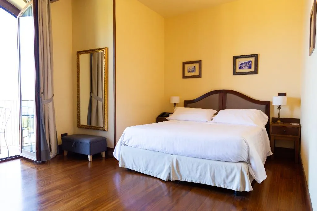 JUNIOR SUITE CAPACITY 3 Room, Best Western Hotel Santa Caterina, Catania
