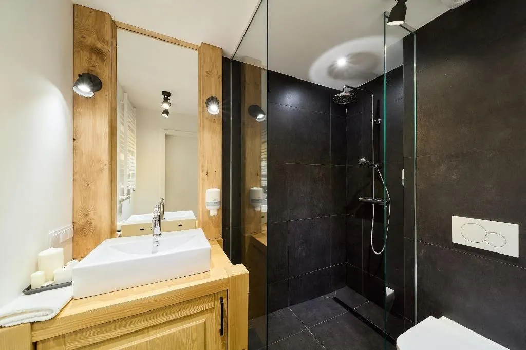 Room, ApartHotel Giewont, Krakow