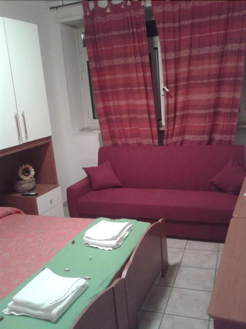 Room, B&B Piazza Ragusa, Naples