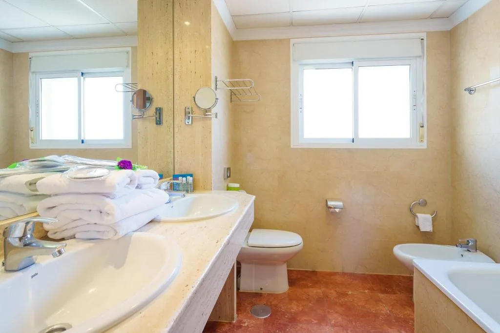 DOUBLE PARTIAL SEA VIEW Room, Isabel, Costa Del Sol