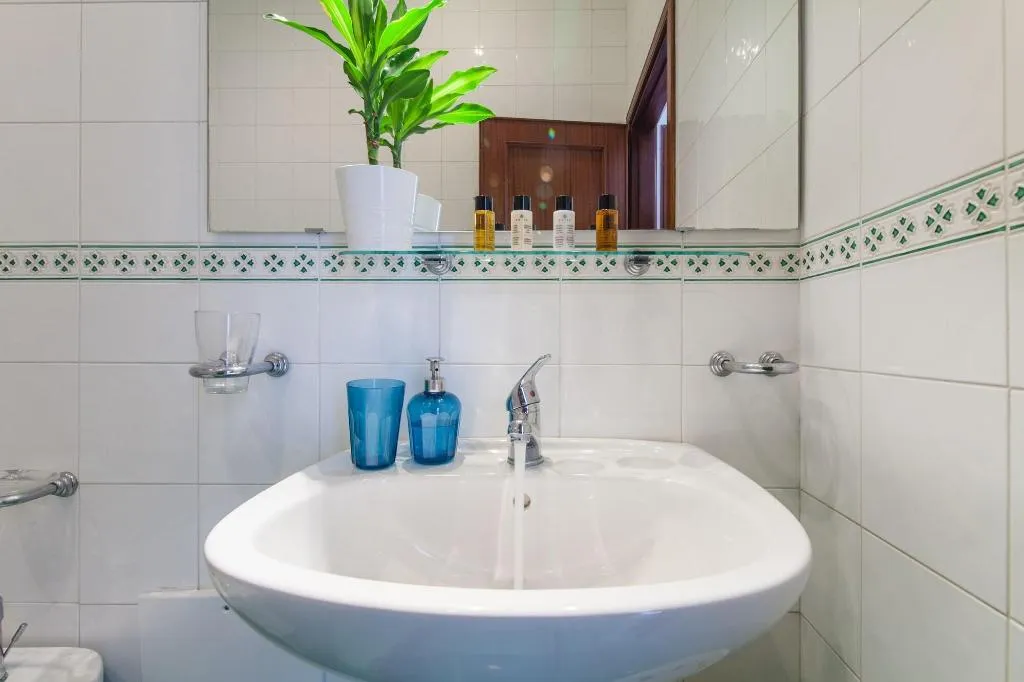 Room, Napolicentro Mare, Naples