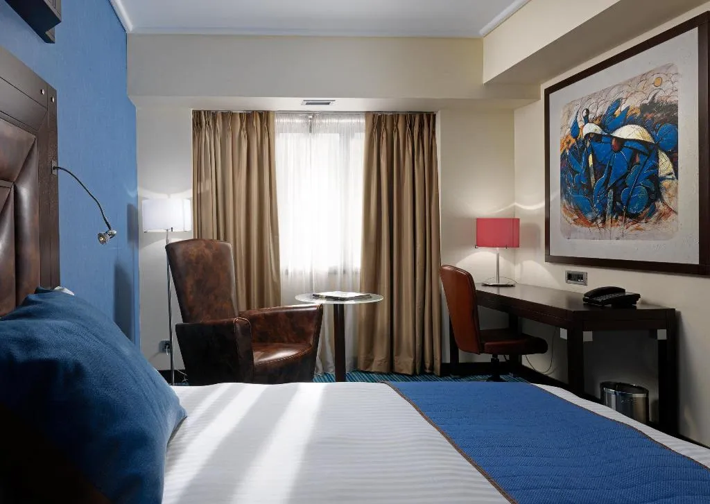 TWIN PREMIUM Room, Crowne Plaza Athens, Athens