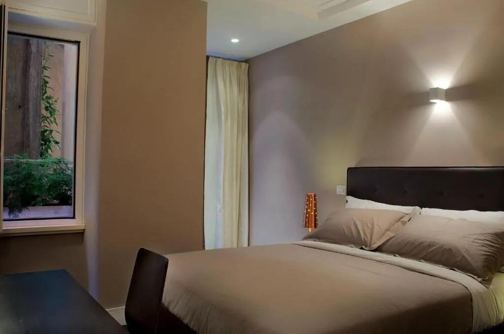 Room, Residence Regola, Rome