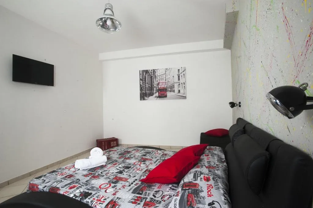 Room, City Pompei Accommodations, Naples