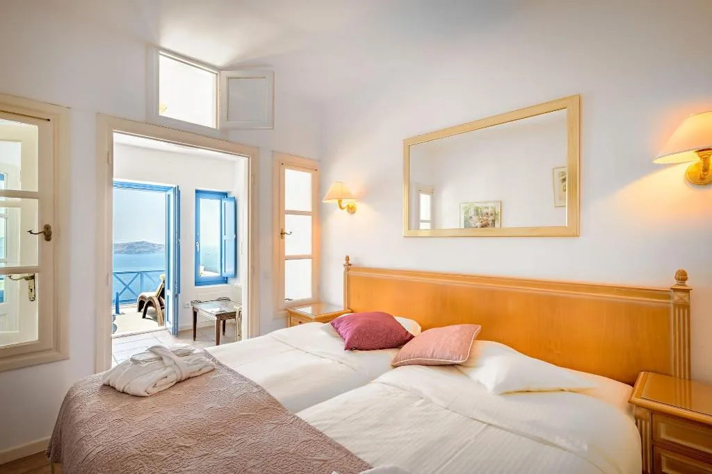 Room, Golden Grey Goose, Santorini