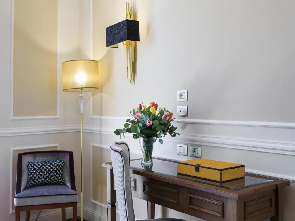 SUITE STANDARD Room, Grand Hotel Des Étrangers, Catania