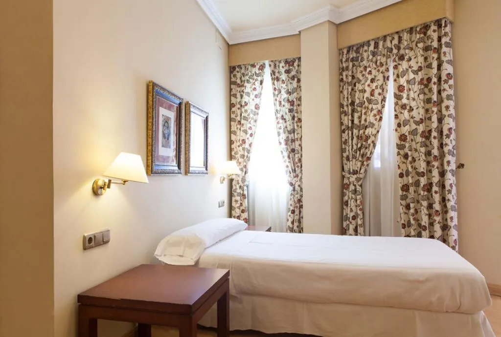 Double or Twin STANDARD Room, Hotel Cervantes, Seville