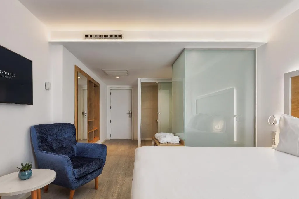 Double or Twin DELUXE WITH TERRACE Room, Eurostars Puerto de Ibiza, Ibiza