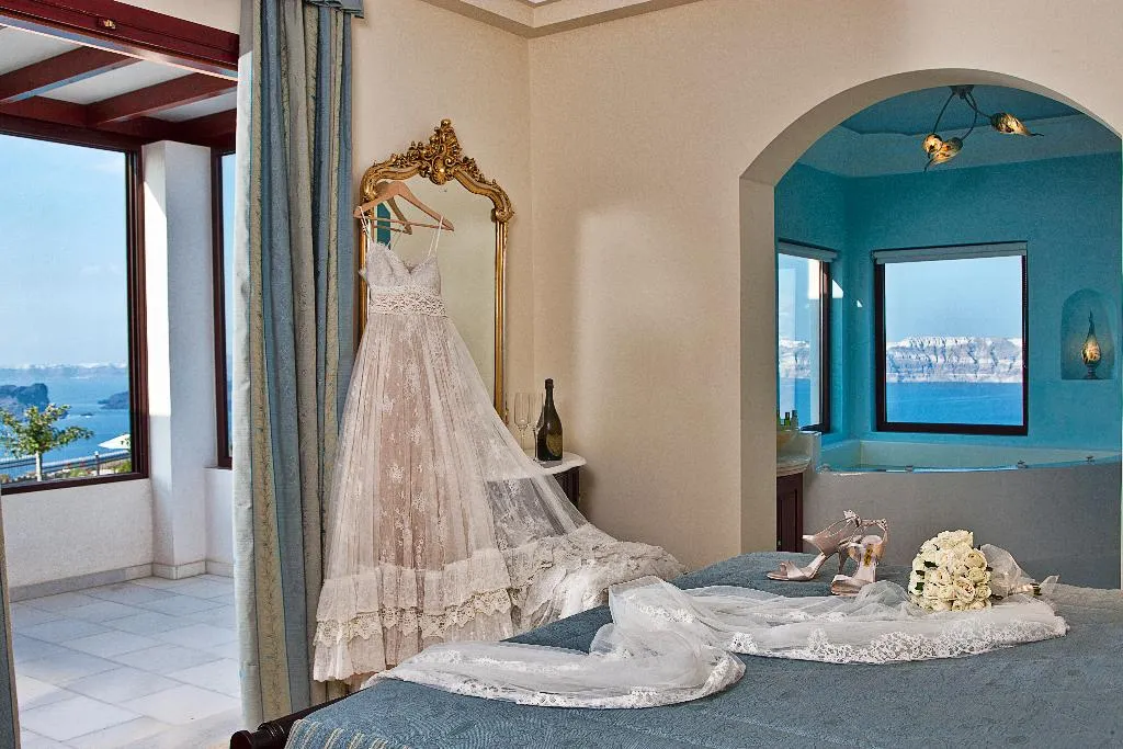 SUITE WITH JACUZZI Room, Maison des Lys, Santorini