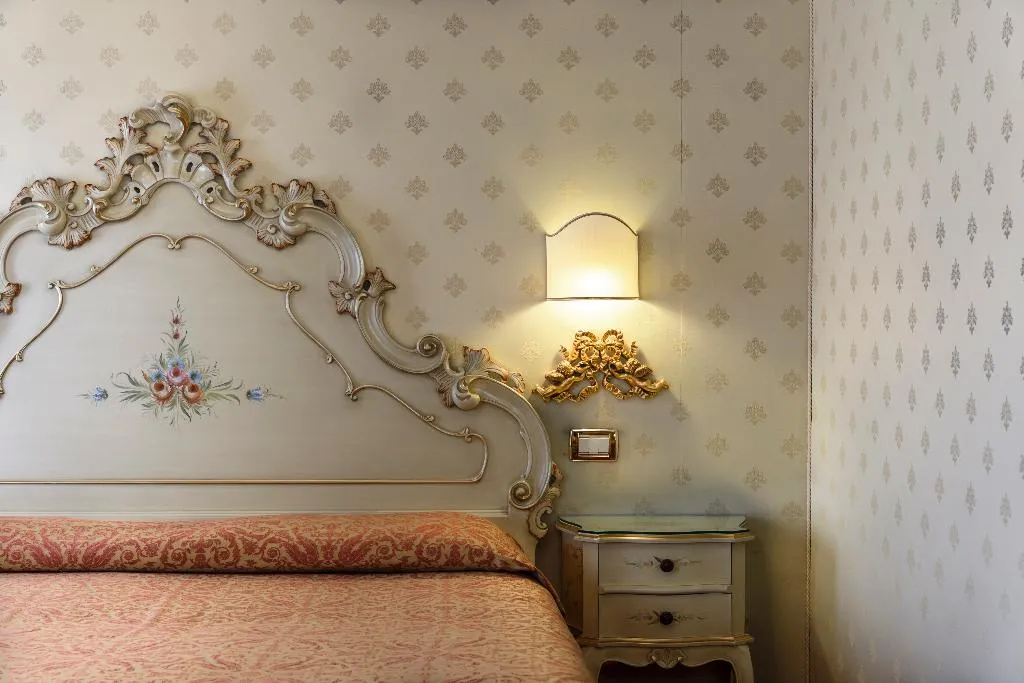 Room, Locanda Al Leon, Venice