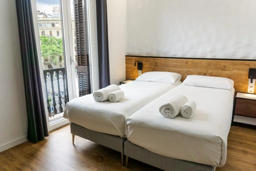 TWIN WITH VIEWS Room, Fontanella Green House, Barcelona