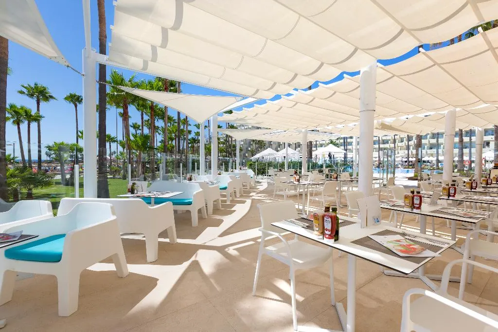 Terrace, Hipotels Mediterraneo - adults only, Majorca