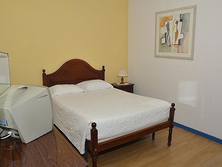 Pensão Astoria, Madeira