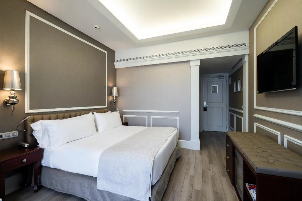 Double or Twin SUPERIOR Room, Catalonia Passeig de Gracia, Barcelona