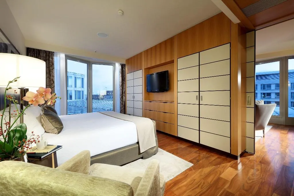 DOUBLE KING SIZE BED Room, Eurostars Berlin, Berlin