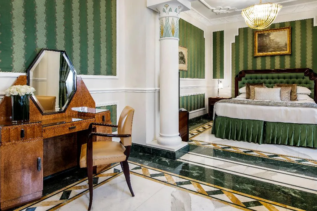 JUNIOR SUITE STANDARD Room, Baglioni Hotel Regina, Rome